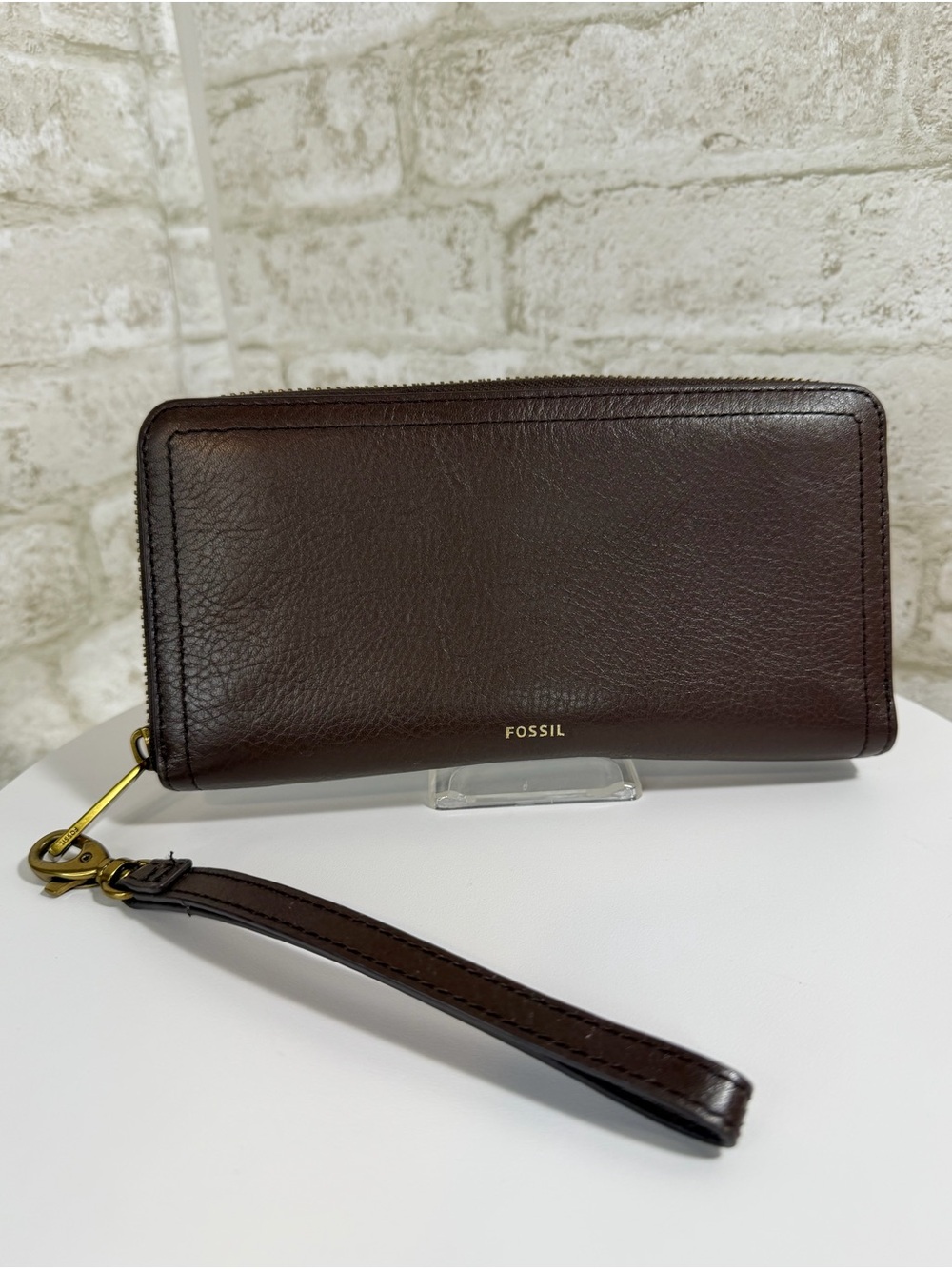 Fossil Logan RFID Dark Brown Genuine Leather Zip Clutch Wallet Wristlet